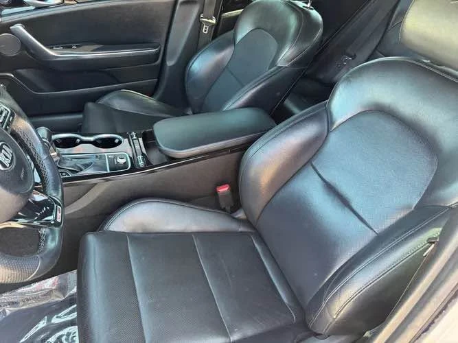 2020 Kia Stinger GT - Image 8 of 20