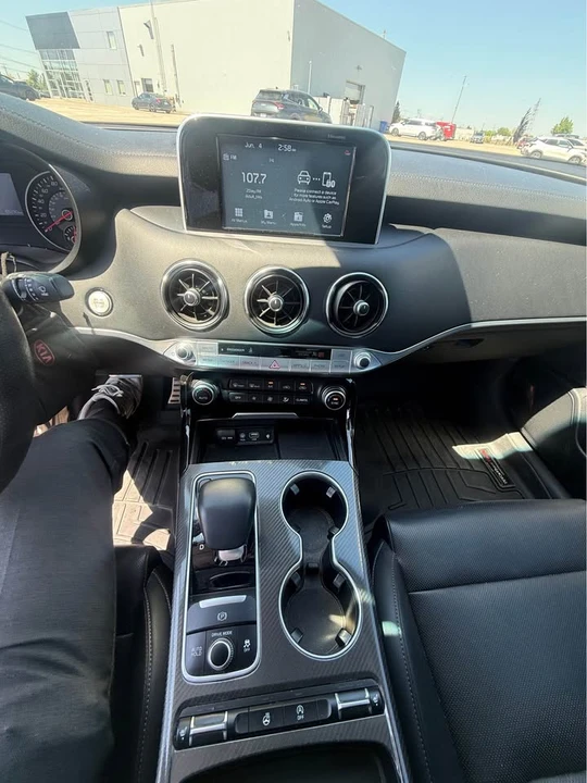 2020 Kia Stinger - Image 7 of 8