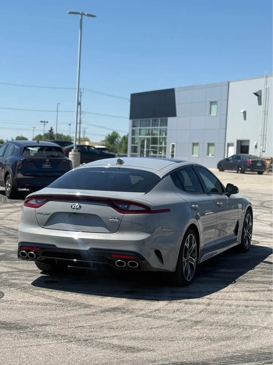 2020 Kia Stinger - Image 4 of 8