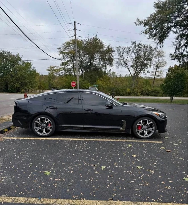 2020 Kia Stinger - Image 2 of 10