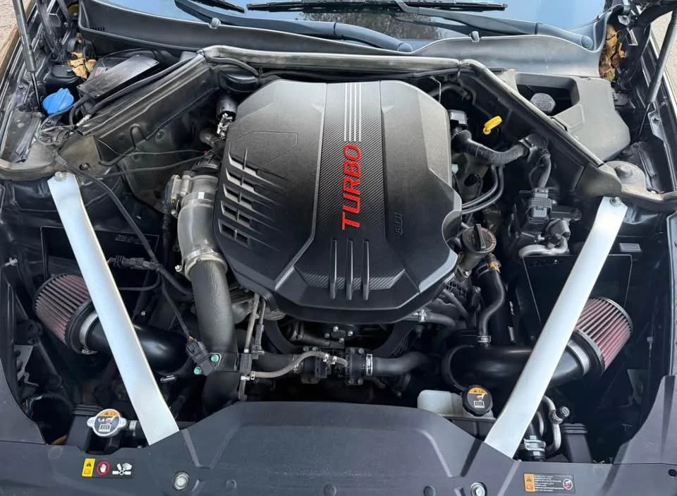 2020 Kia Stinger - Image 6 of 10