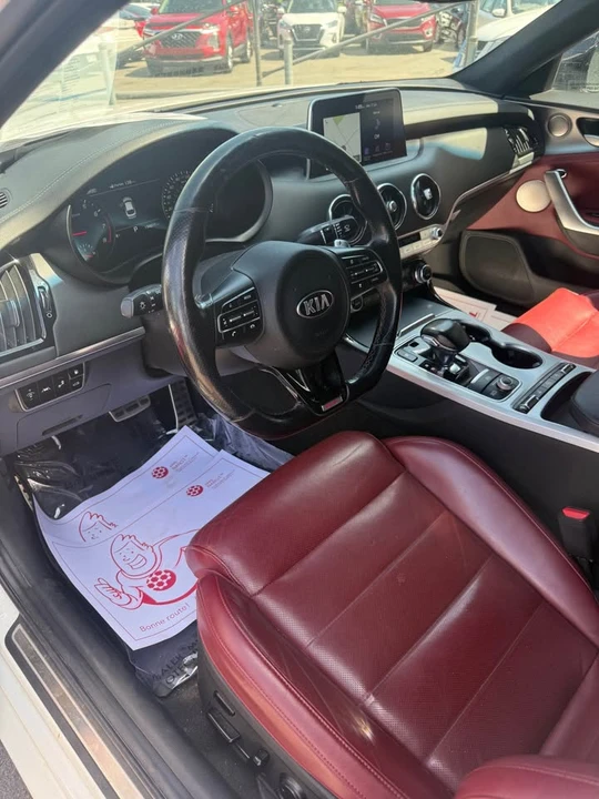 2020 Kia Stinger - Image 7 of 15