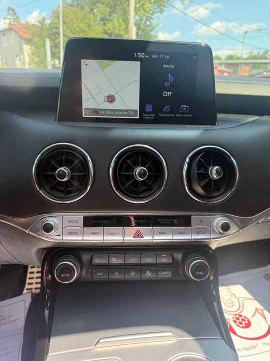 2020 Kia Stinger - Image 12 of 15