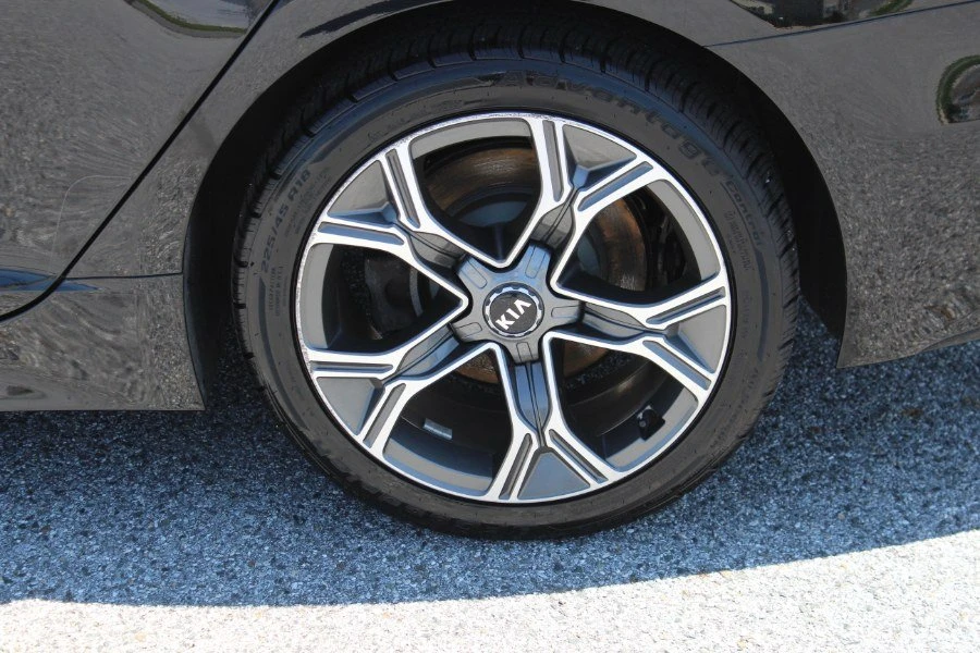 2020 Kia Stinger - Image 12 of 20