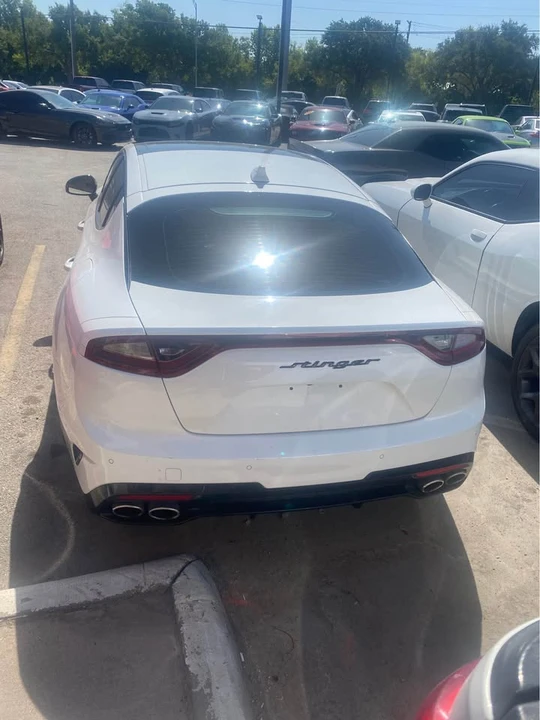 2020 Kia Stinger - Image 2 of 5