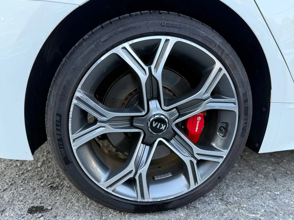 2020 Kia Stinger GT - Image 10 of 20