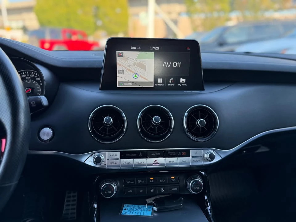 2020 Kia Stinger GT - Image 17 of 20