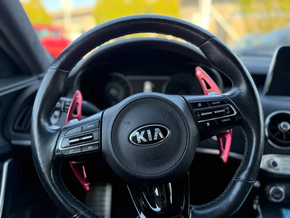 2020 Kia Stinger GT - Image 16 of 20