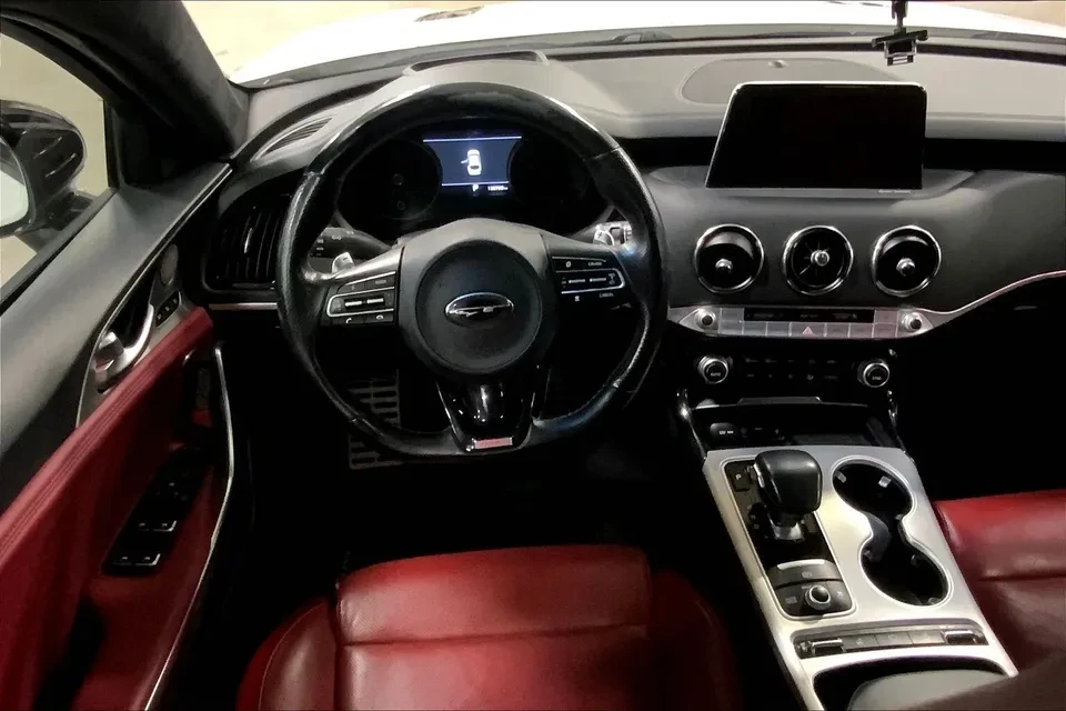 2020 Kia Stinger GT - Image 8 of 13