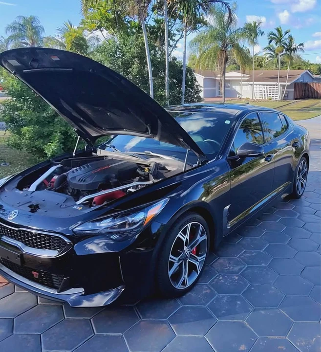 2020 Kia Stinger GT - Image 2 of 6