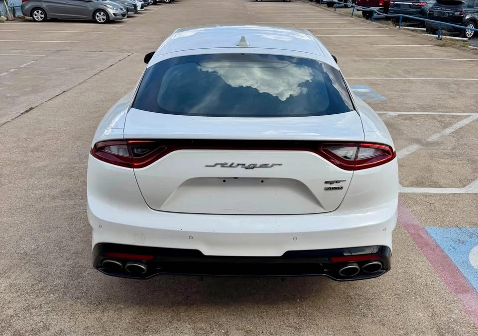 2020 Kia Stinger GT - Image 15 of 16