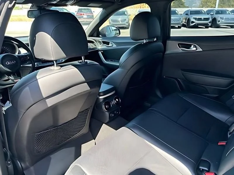 2020 Kia Stinger GT - Image 16 of 20