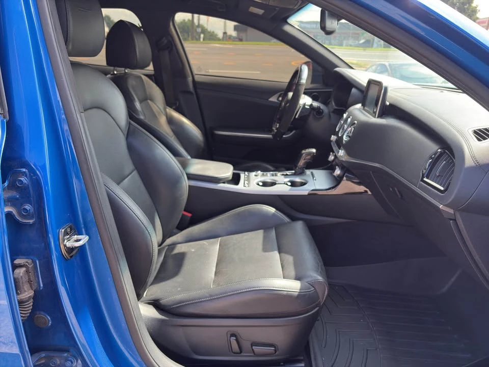 2020 Kia Stinger GT - Image 15 of 20