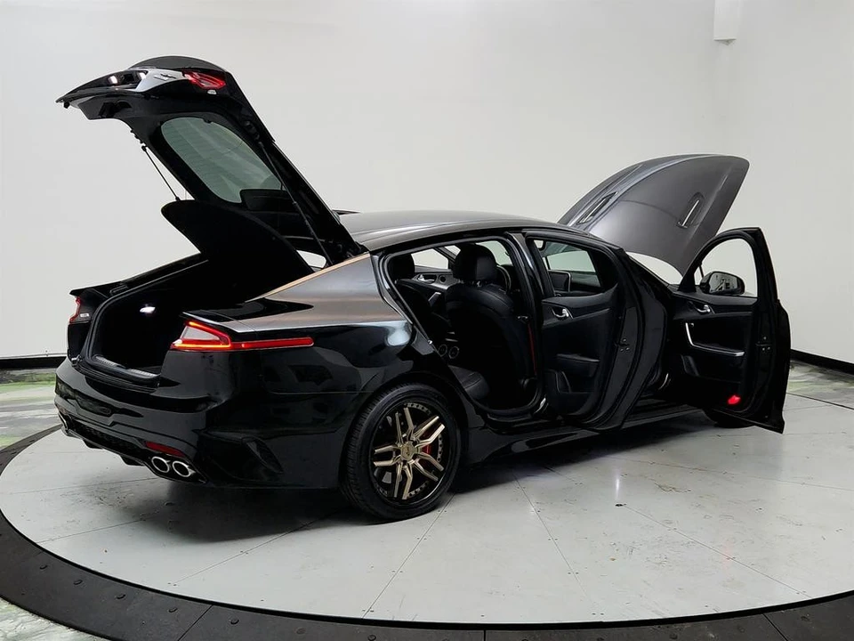 2020 Kia Stinger GT - Image 11 of 12