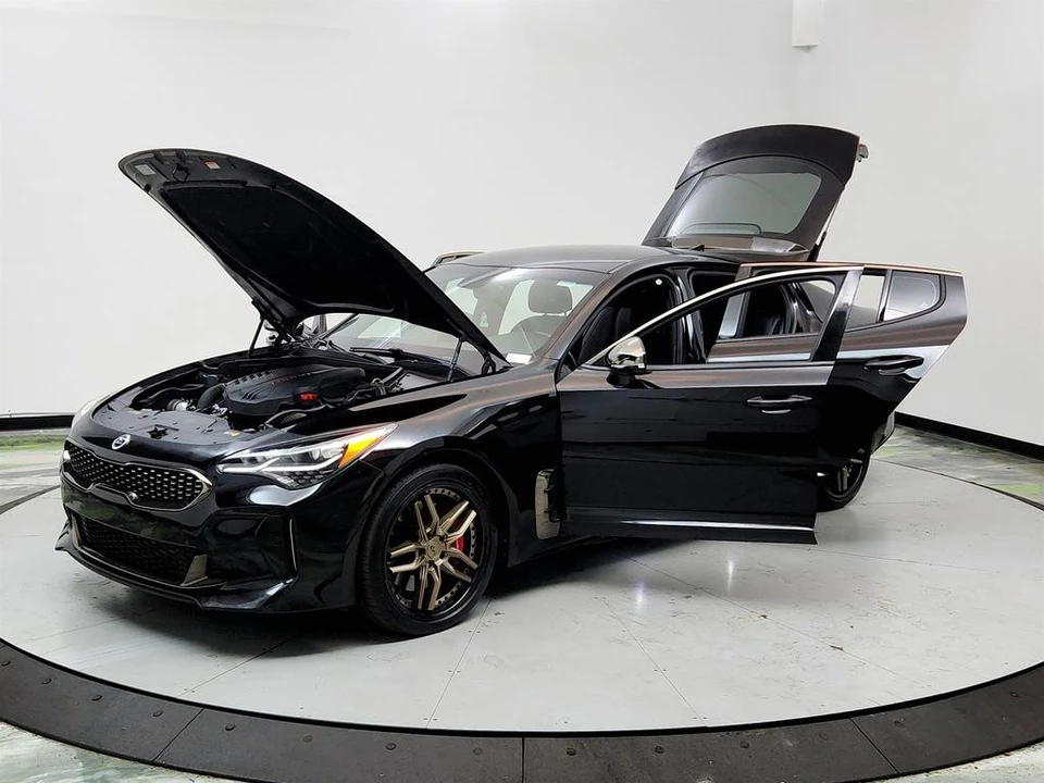 2020 Kia Stinger GT - Image 9 of 12