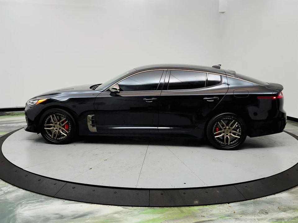 2020 Kia Stinger GT - Image 8 of 12