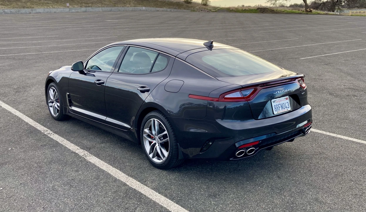 2020 Kia Stinger GT - Image 9 of 31