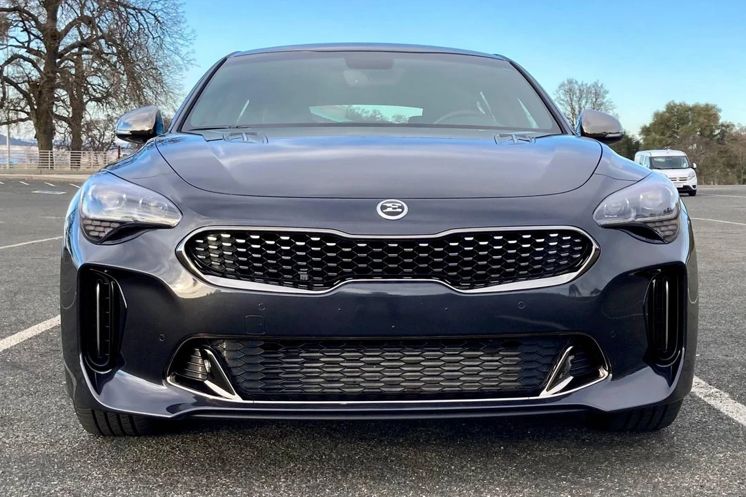 2020 Kia Stinger GT - Image 2 of 31