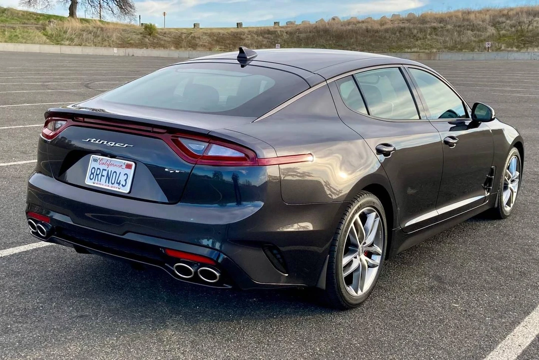 2020 Kia Stinger GT - Image 12 of 31