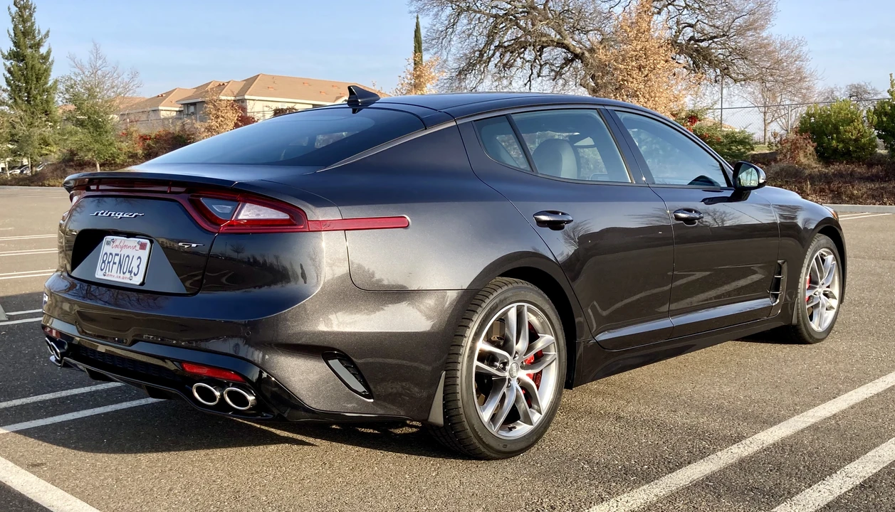 2020 Kia Stinger GT - Image 13 of 31
