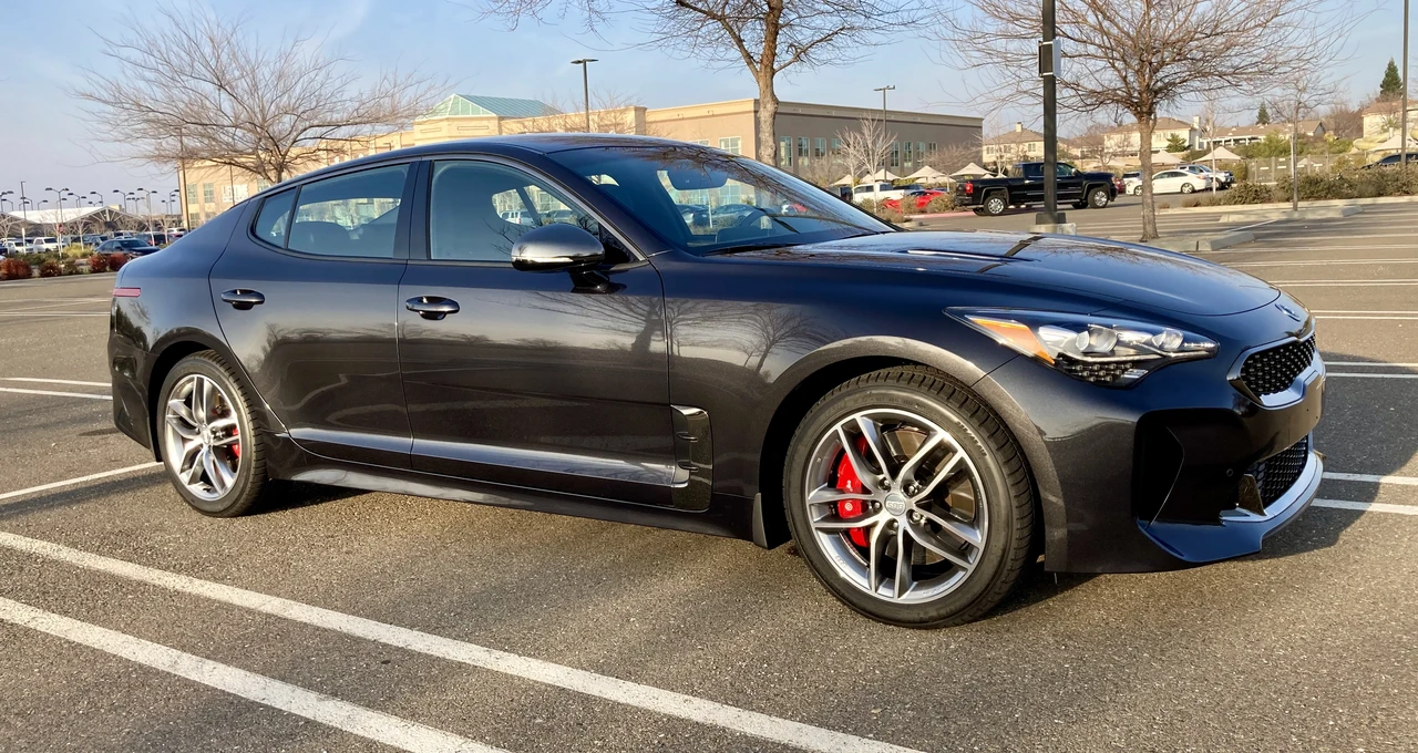2020 Kia Stinger GT - Image 20 of 31