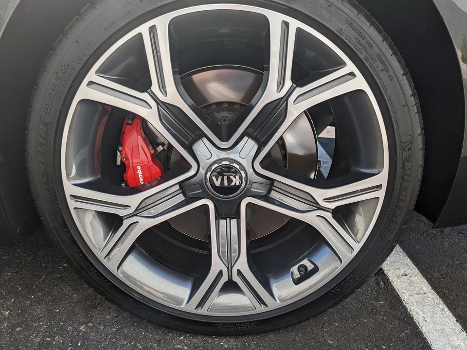 2020 Kia Stinger GT - Image 21 of 31