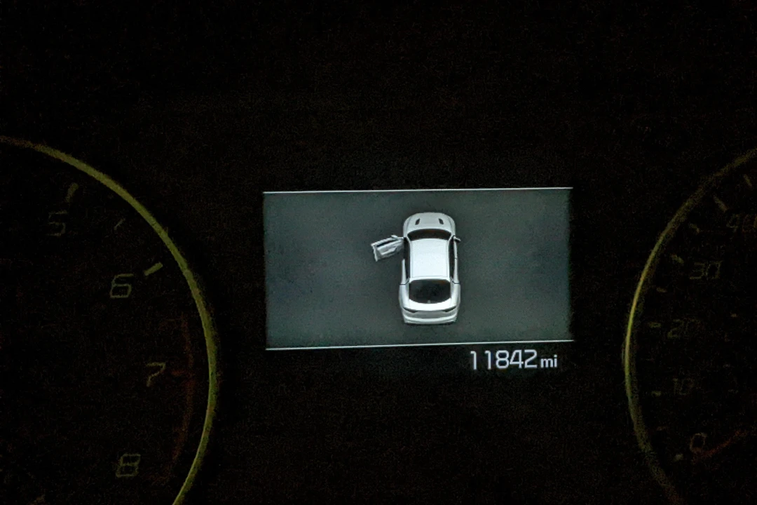 2020 Kia Stinger GT - Image 27 of 31