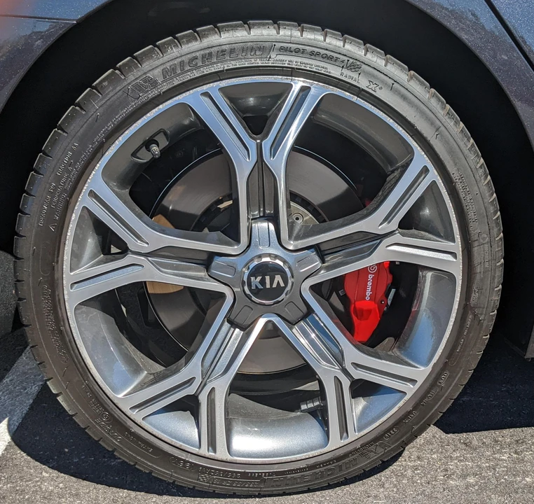 2020 Kia Stinger GT - Image 22 of 31