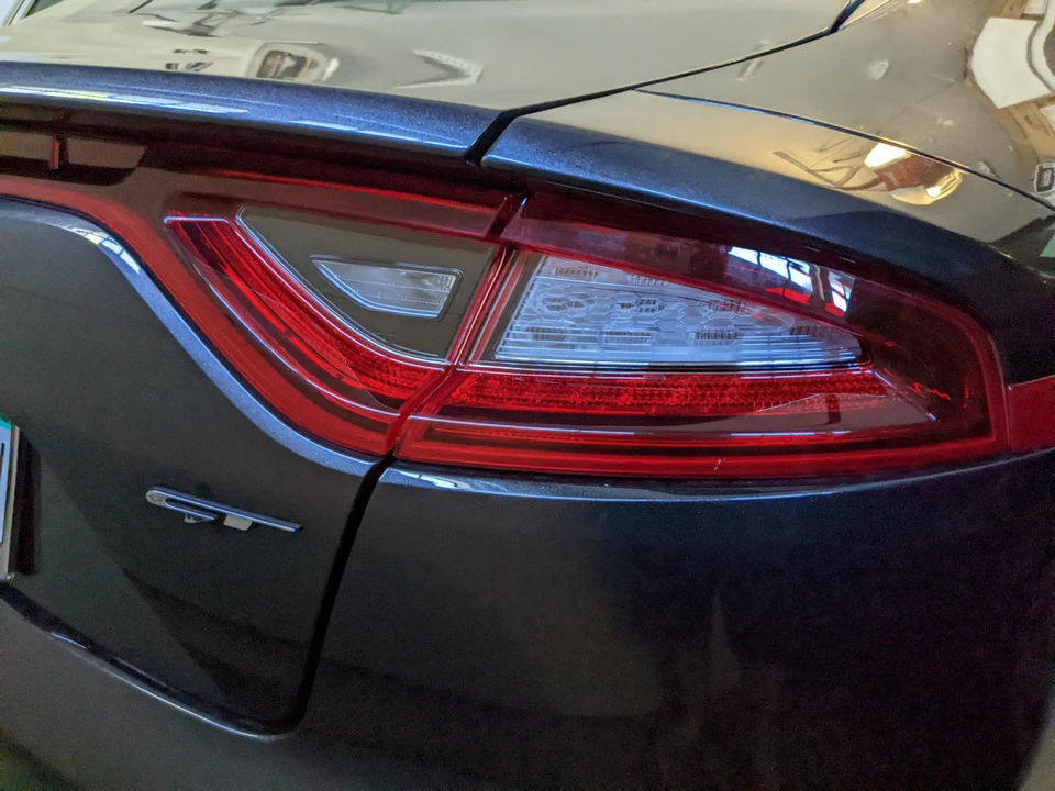 2020 Kia Stinger GT - Image 17 of 31