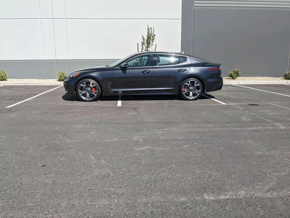 2020 Kia Stinger GT - Image 7 of 31