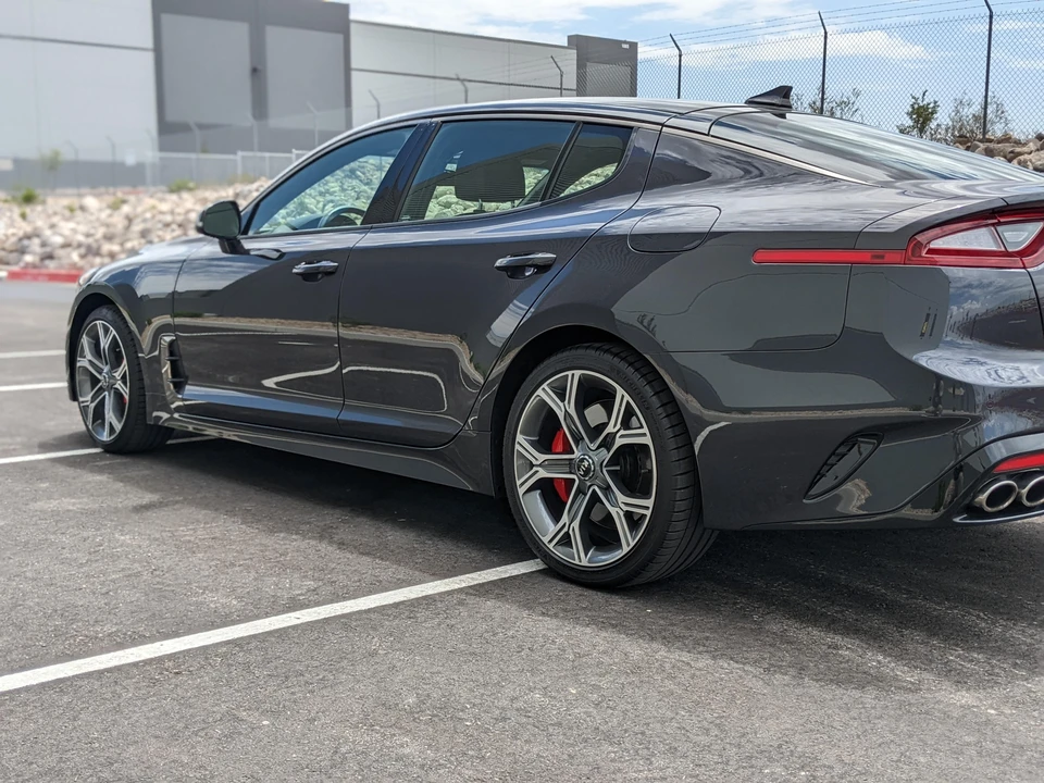 2020 Kia Stinger GT - Image 15 of 31
