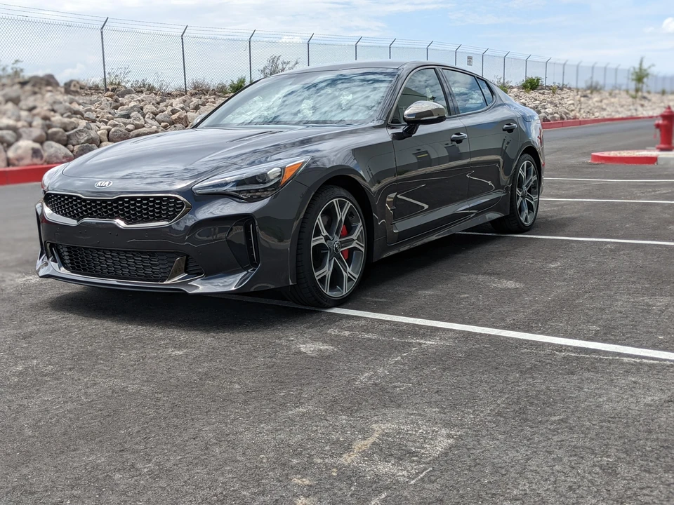 2020 Kia Stinger GT - Image 6 of 31