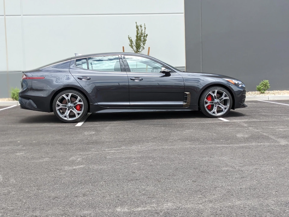 2020 Kia Stinger GT - Image 10 of 31
