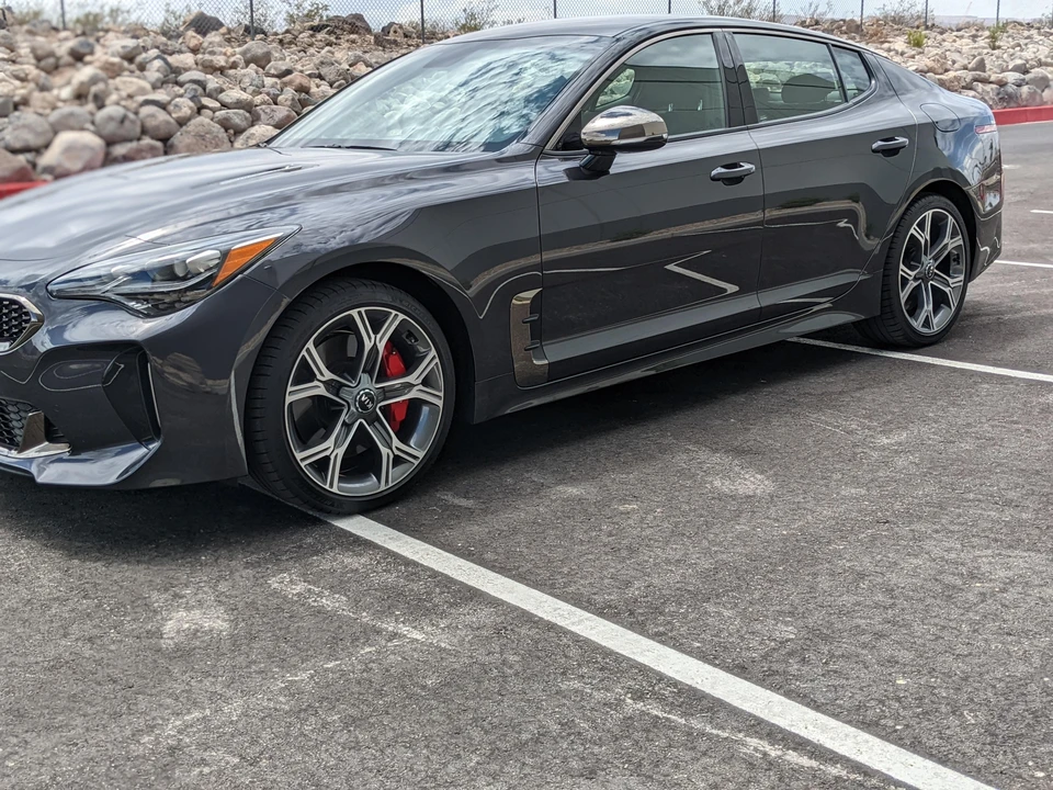 2020 Kia Stinger GT - Image 13 of 31