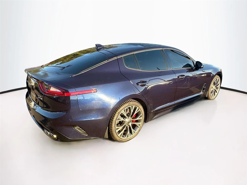 2020 Kia Stinger GT - Image 7 of 16