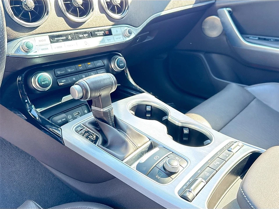 2020 Kia Stinger GT - Image 15 of 21