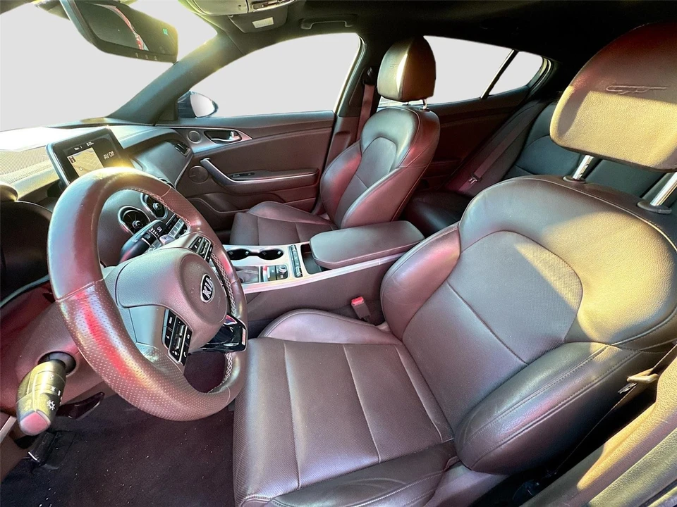 2020 Kia Stinger GT - Image 15 of 16
