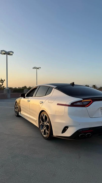 2020 Kia Stinger - Image 4 of 18