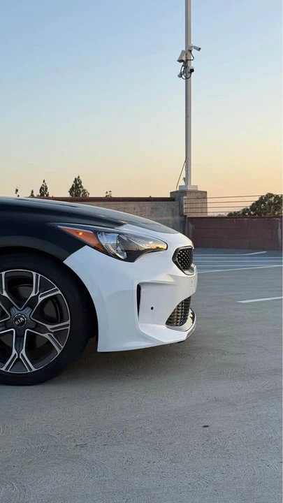 2020 Kia Stinger - Image 9 of 18