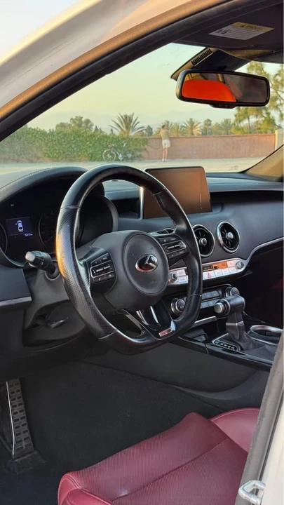 2020 Kia Stinger - Image 12 of 18