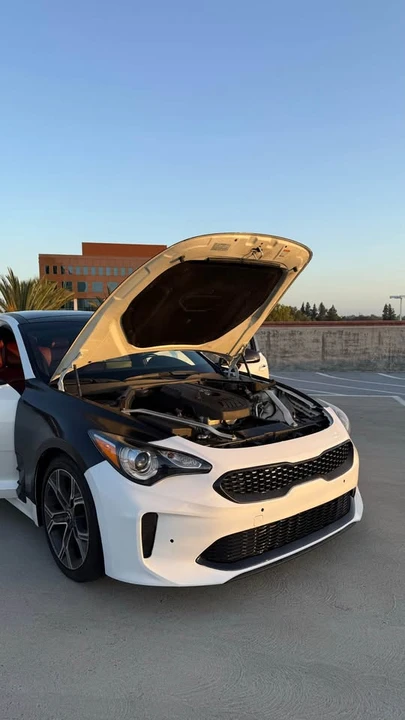 2020 Kia Stinger - Image 10 of 18
