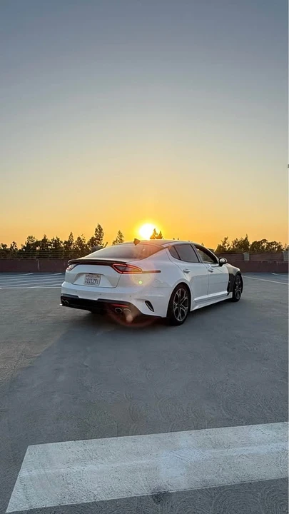 2020 Kia Stinger - Image 5 of 18