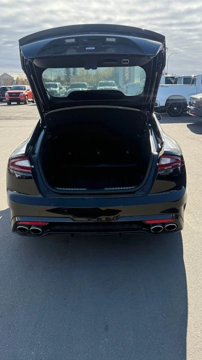 2020 Kia Stinger GT - Image 7 of 17
