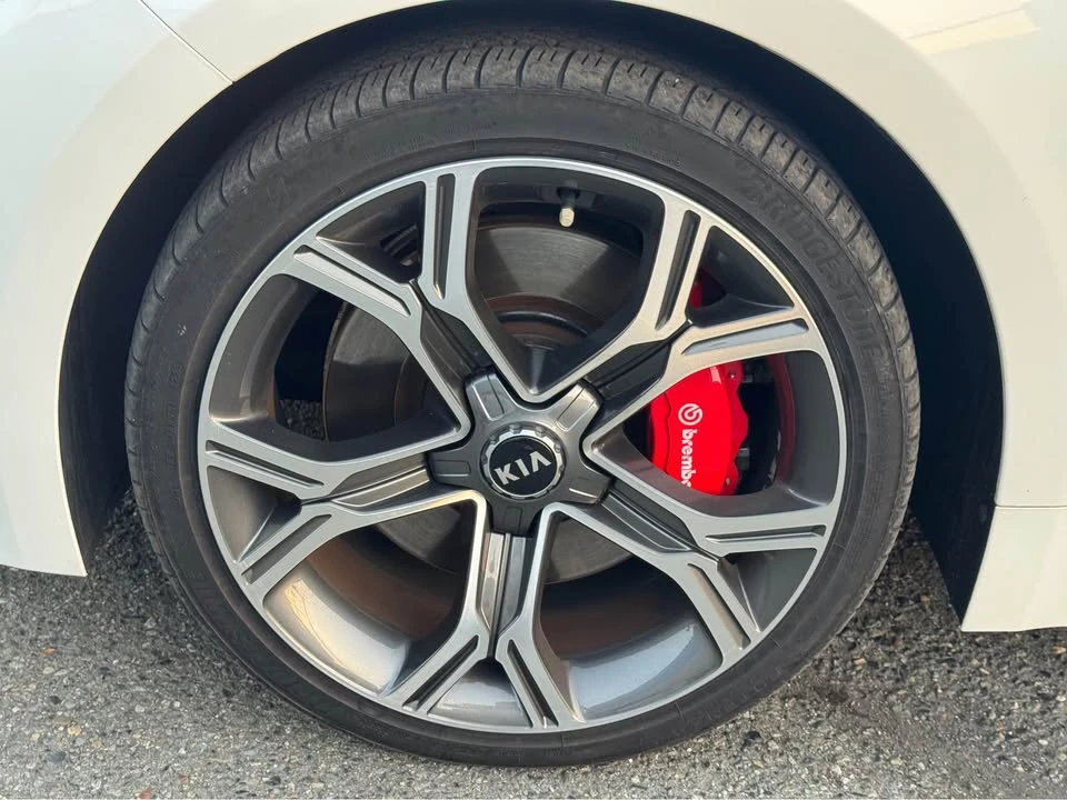 2020 Kia Stinger GT - Image 13 of 20