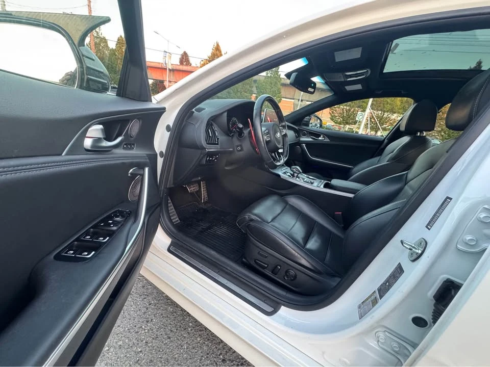 2020 Kia Stinger GT - Image 8 of 20