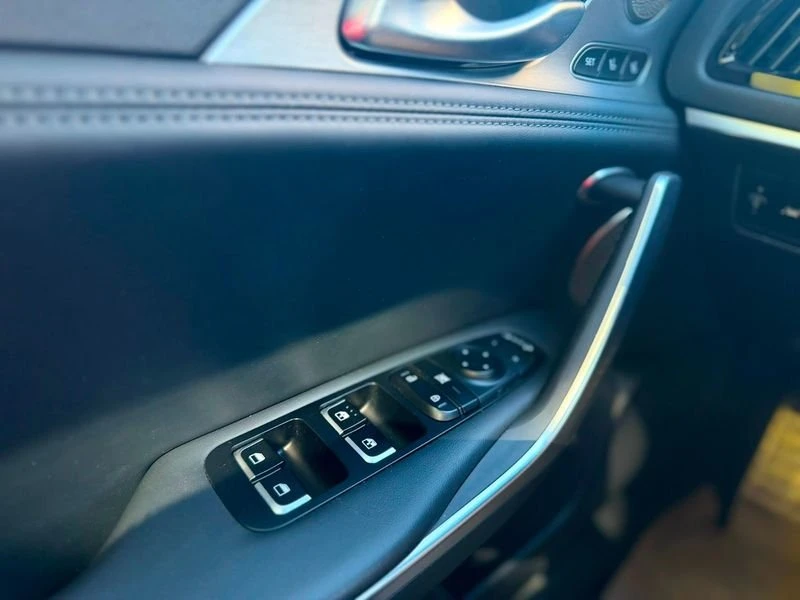 2020 Kia Stinger GT - Image 17 of 20