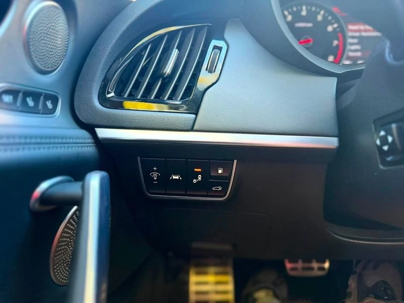 2020 Kia Stinger GT - Image 18 of 20