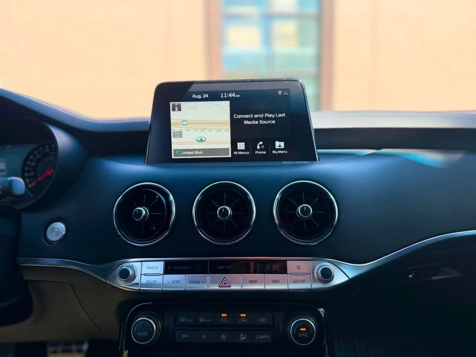 2020 Kia Stinger GT - Image 12 of 20