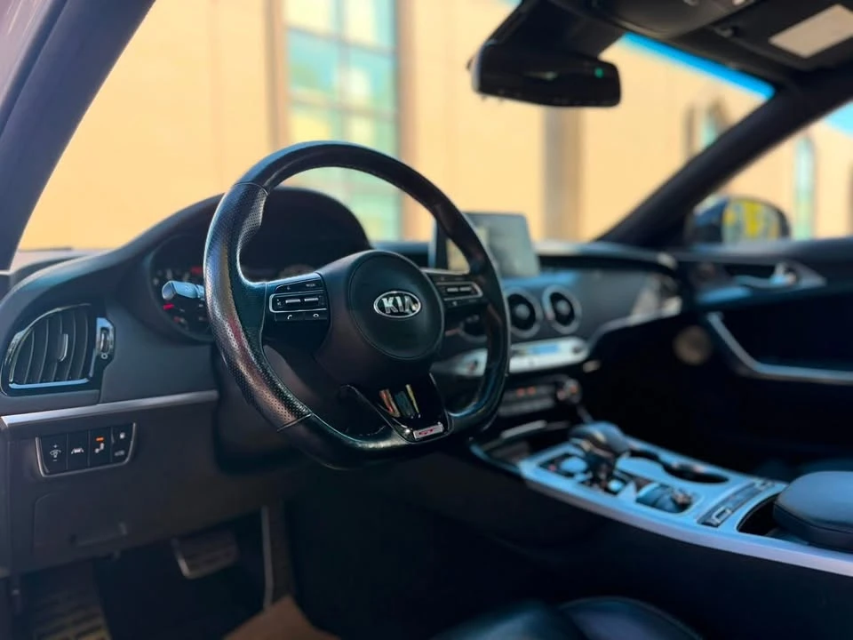 2020 Kia Stinger GT - Image 11 of 20