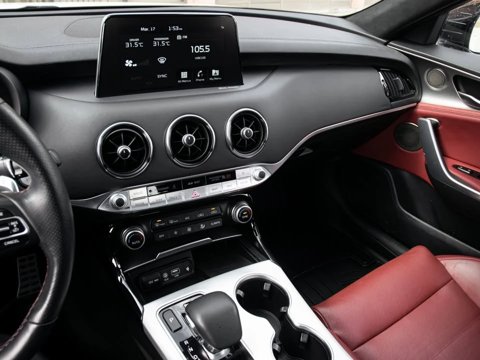 2020 Kia Stinger GT - Image 17 of 19